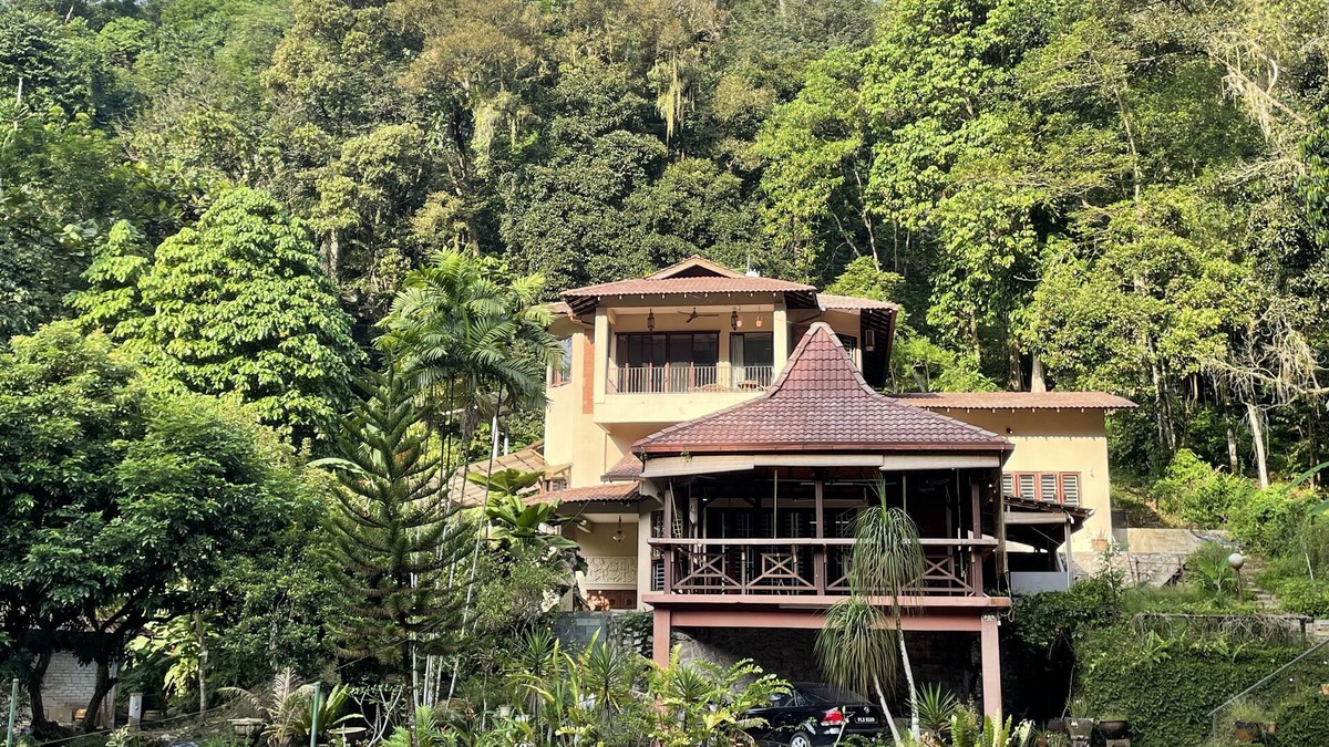 Kampung Pelimbaian Villa | A slice of heaven in the heart of Kuala Lumpur