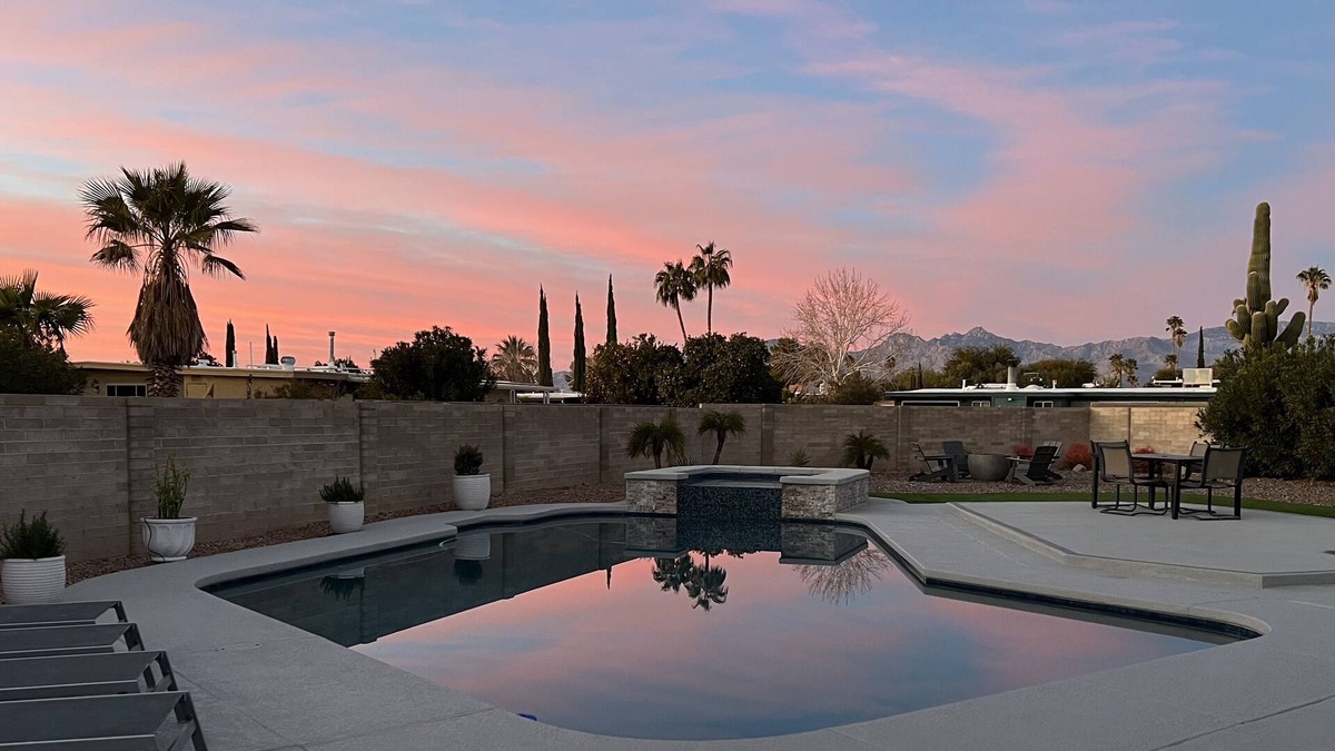 Hearthstone Hills House | A Sonoran desert getaway! Outdoor oasis! Dog friendly! Fully fenced backyard.