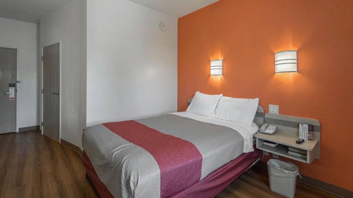 Junction City House | A Sophisticated & Stylish Suite! Pets Allowed