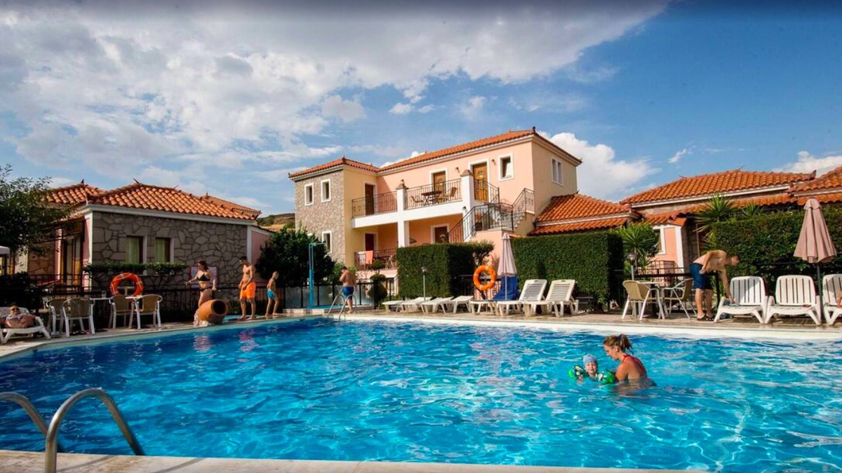 Anaxos Apartment | A spacious and bright studio with balcony no1234