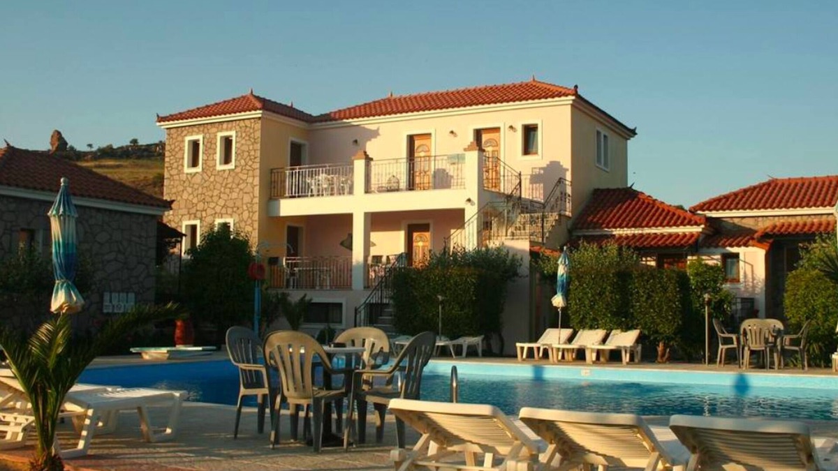 Anaxos Apartment | A spacious and bright studio with balcony no1111
