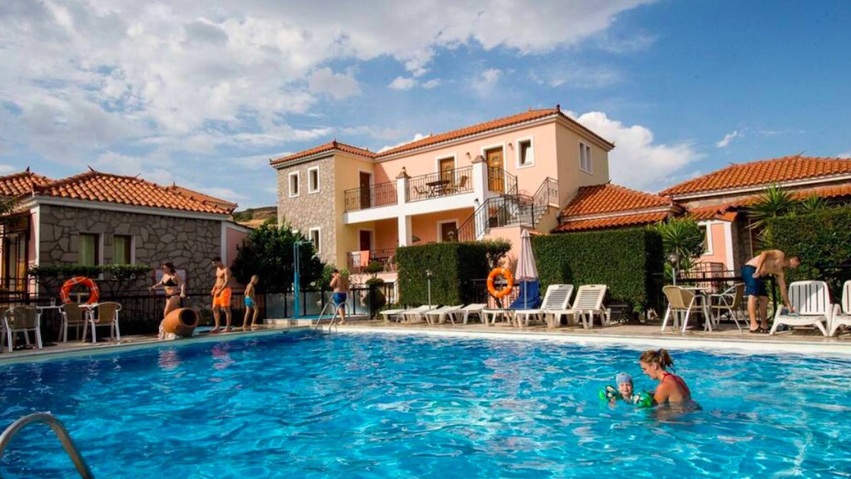 Anaxos Apartment | A spacious and bright studio with balcony no1234