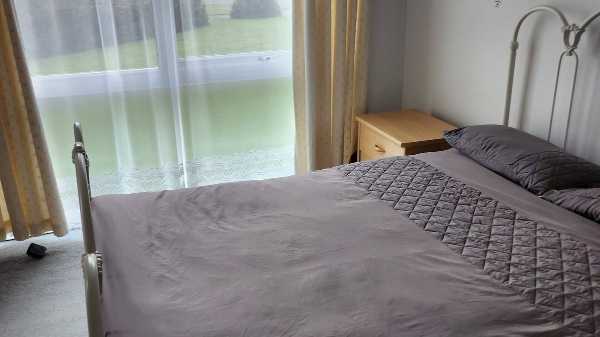 Highlands Apartment | A spacious and cozy apartment close to the Town centre