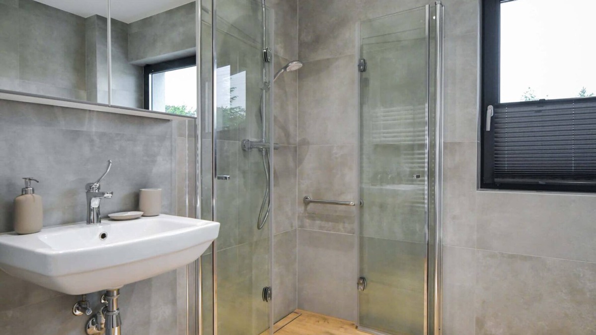 Oswiecim Apartment | A spacious apartment with a terrace. Equipped for people with disabilities.n