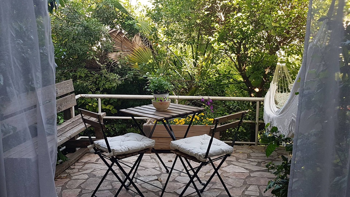 Kiryat Tiv'on Villa | A spacious Galilean villa -private yards,pampering jacuzzi,Country pool opposite