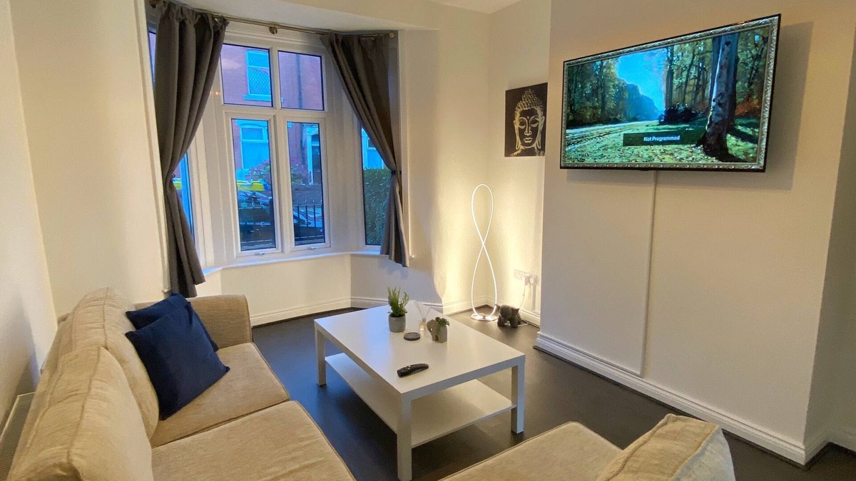 Blackburn House | A spacious & modern 3-bed home.