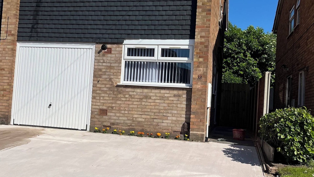 Erdington House | A spacious newly renovated luxury house within minutes of Birmingham city centre