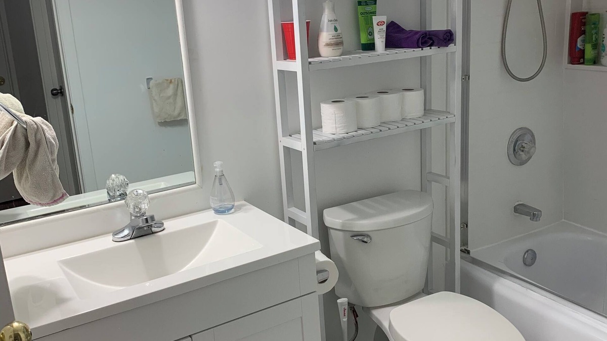 Vancouver South House | A special deal ending soon, only $99 a night!