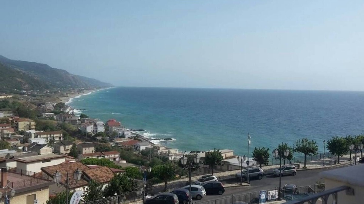 San Lucido Apartment | A spectacle of nature . classic