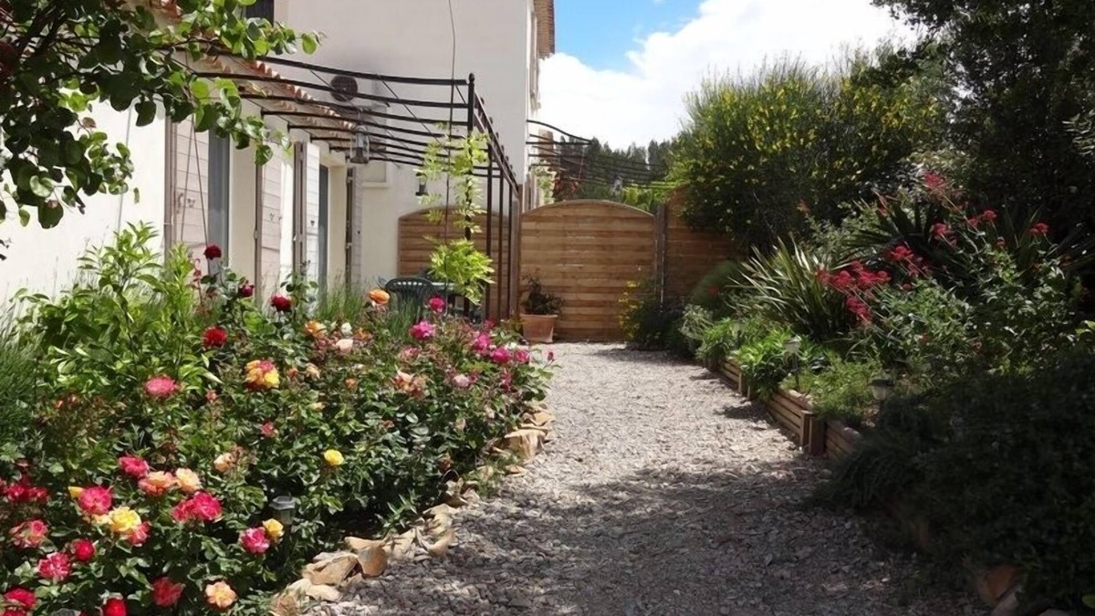 Fontvieille House | A stay in Provence