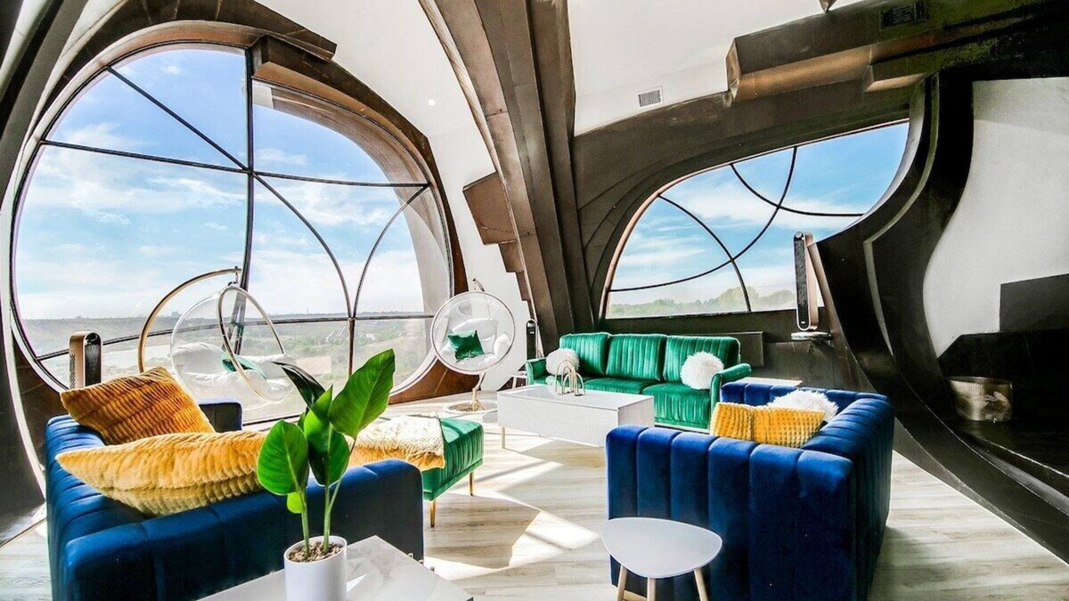 Ransom Canyon House | A stay like no other—inside an iconic steel sculpture with panoramic canyon and lake views.