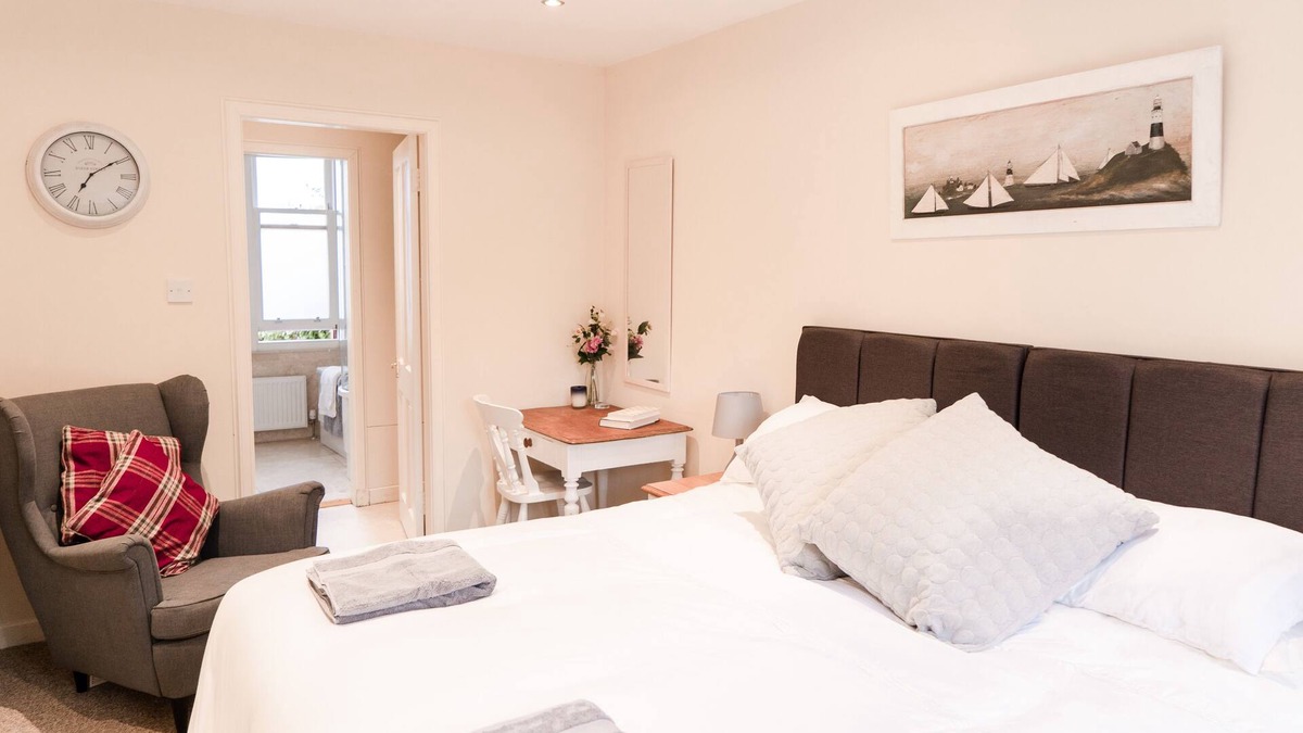 Liberton Apartment | A Stay on the Brae Apartment
