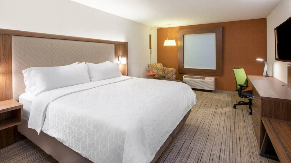 Griffin House | A Staycation to Remember! Great for Couples -S