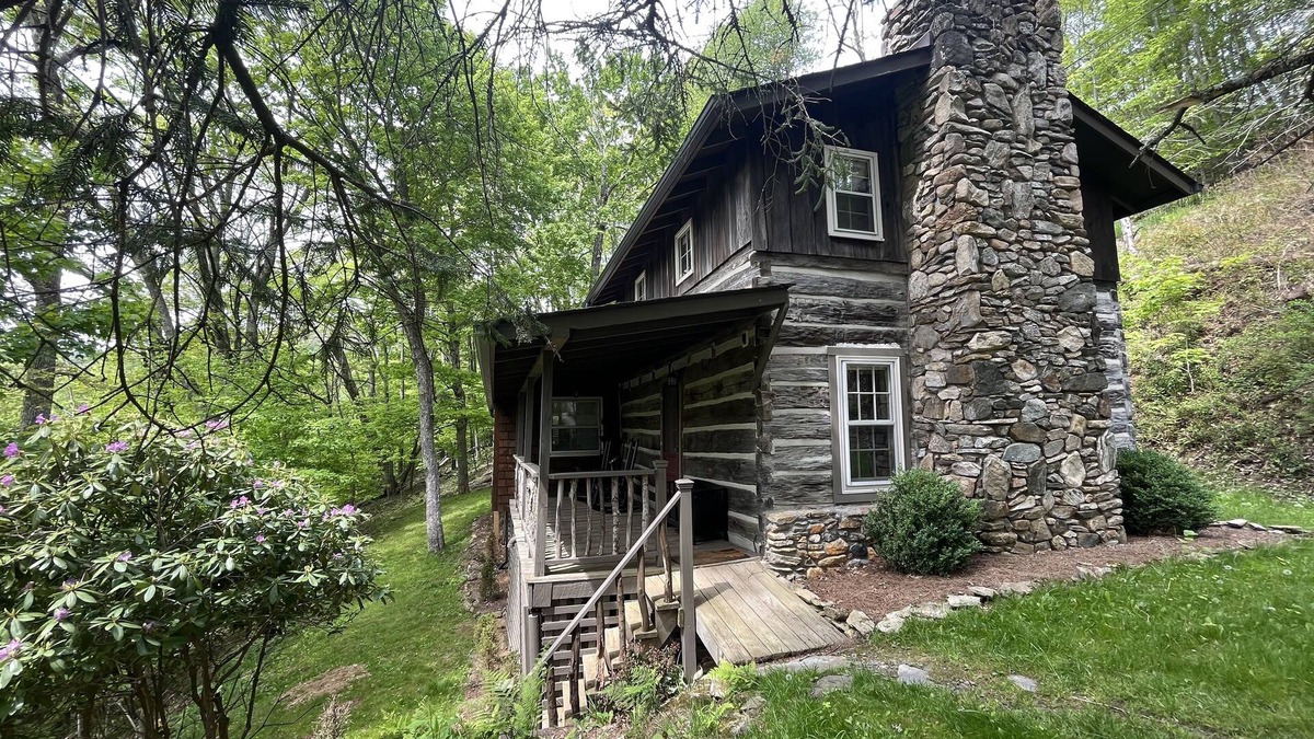 Wolf Laurel Cabin | A step back in time, with today's modern touches.