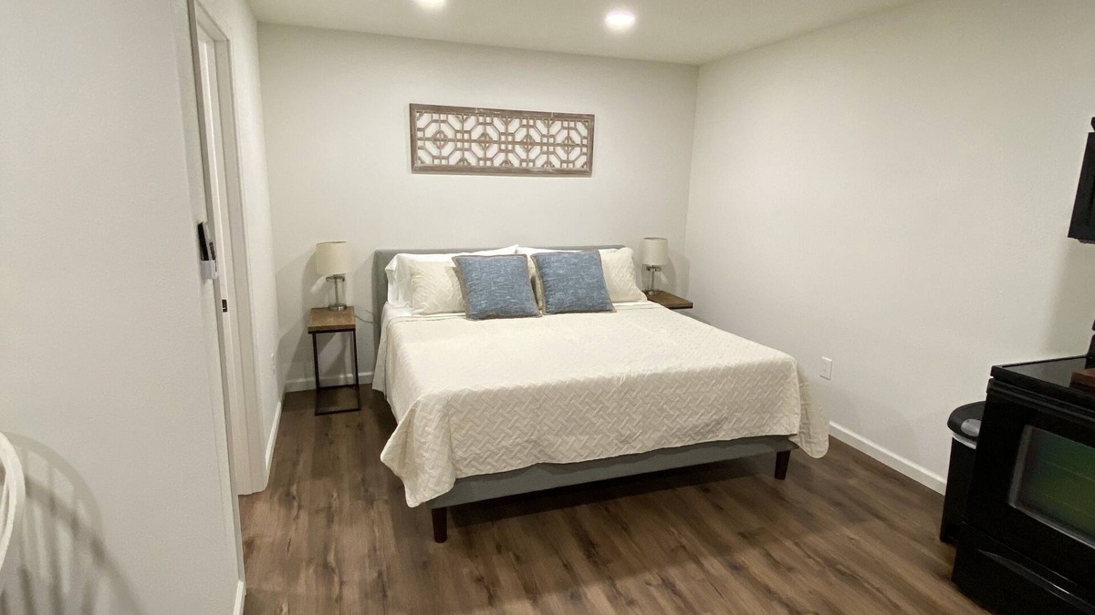 Rice County Apartment | A step off Sunderland, Cozy quiet 2 bed suite.
