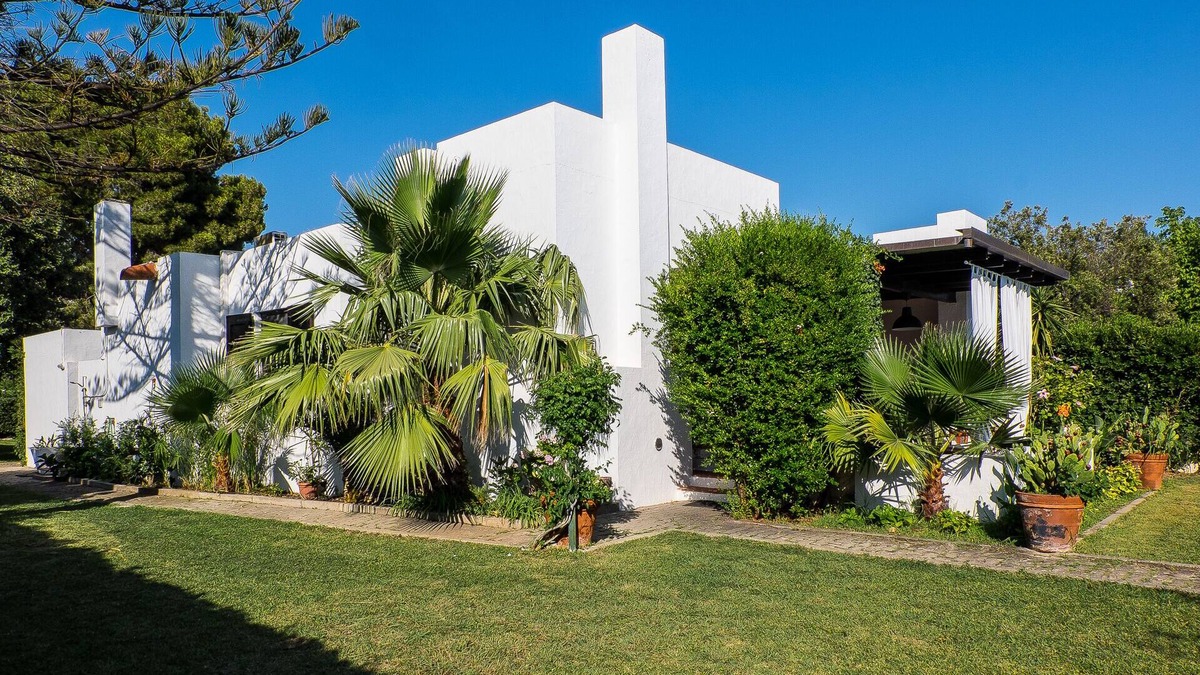 Geremeas Villa | a steps away from the beach