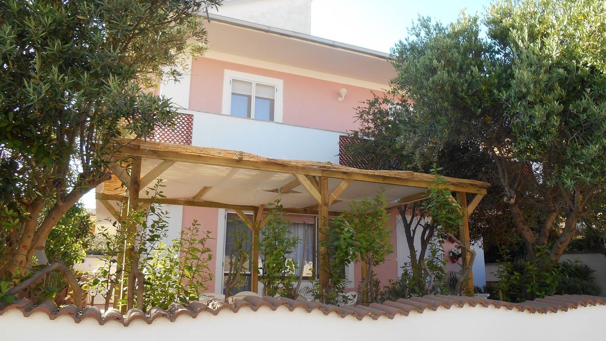 Golfo Aranci House | a stone's throw from the sea, ideal for families