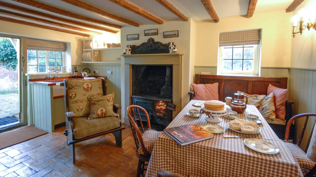 Saxmundham Cottage | A stunning character cottage in a Nature Reserve - Laundry Cottage