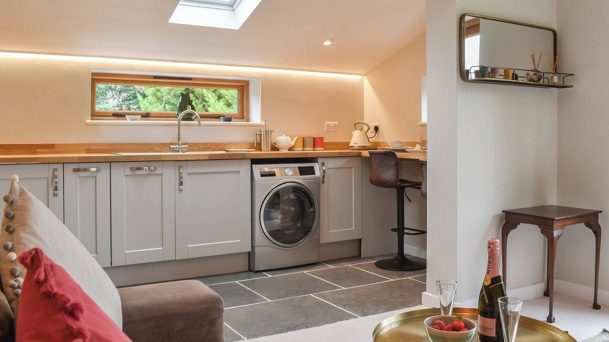 Mudford Cottage | A stunning cottage with wonderful views, the perfect retreat yet still near amenities.