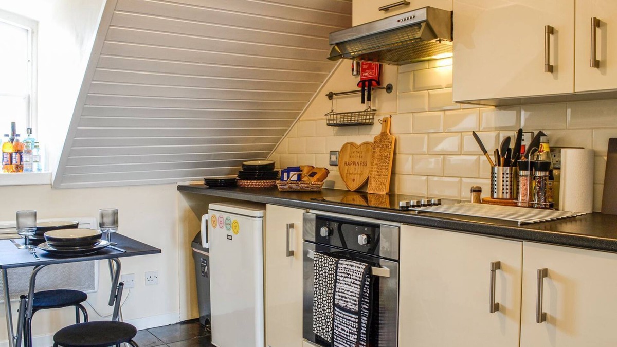 Central Aberdeen Cottage | A stylish boutique apartment, superbly situated to make the most of this cosmopolitan city.