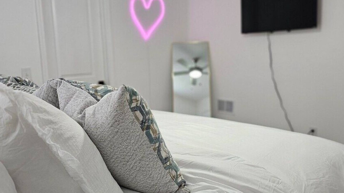 Church Street House | A Suite Retreat Comfy Private Room Near Airport