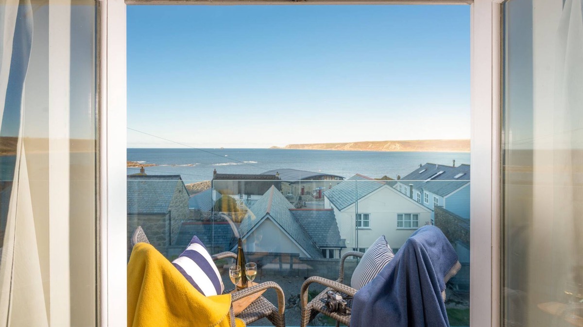Sennen Cove House | A superb two bedroom cottage overlooking Sennen Cove