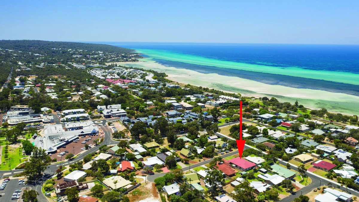 Dunsborough House | A SUPERBLY CENTRAL, ELEGANT YET CASUAL HOLIDAY ESCAPE