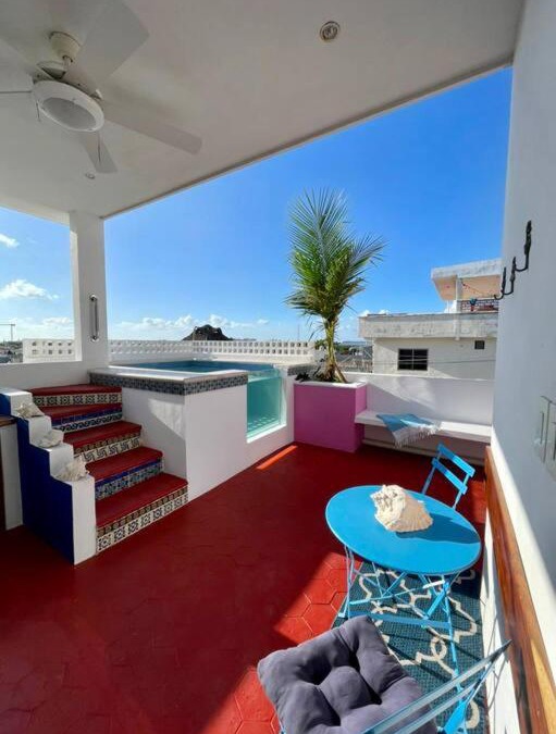 La Gloria Apartment | A Sweet modern condo by the beach for Digital Nomads