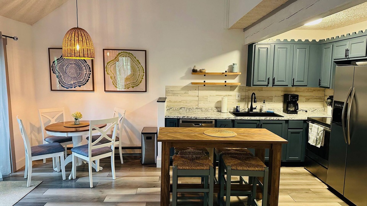 White Haven House | A sweet retreat, with a cozy vibe on Jack Frost Mountainside!