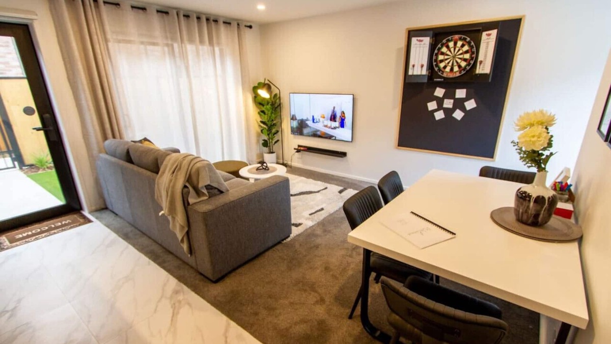 Christchurch City Centre House | A Touch of Luxury in CHCH CBD