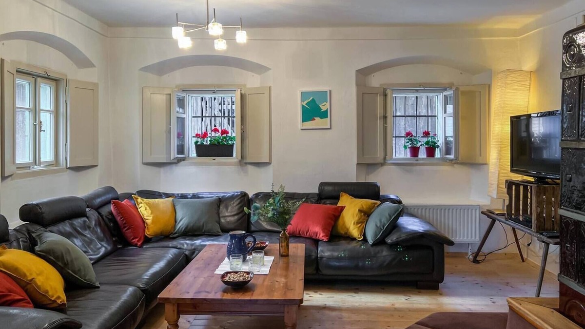 Zasip House | A traditional farmhouse vibe! Modern living with a rustic twist. For lovers of the great outdoors!