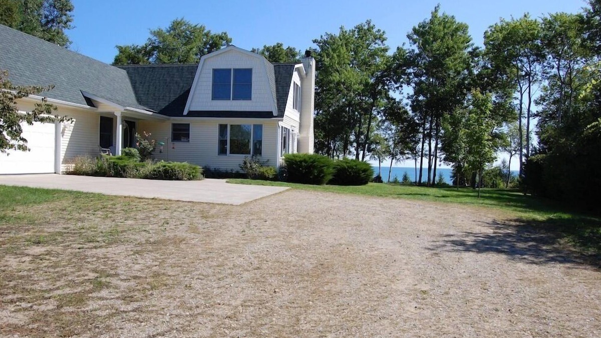 Forestville House | A Tranquil Bluff Retreat Overlooking Lake Huron