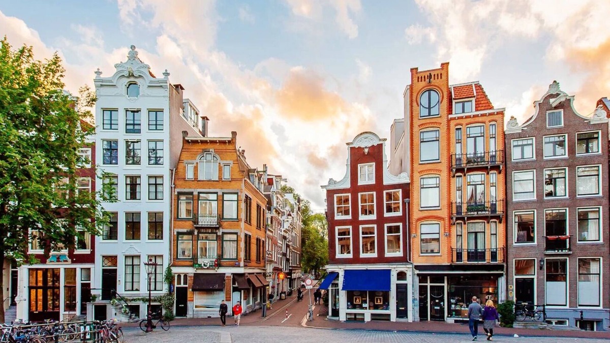 Eastern Docklands Apartment | A Tranquil Haven near Amsterdam Canals