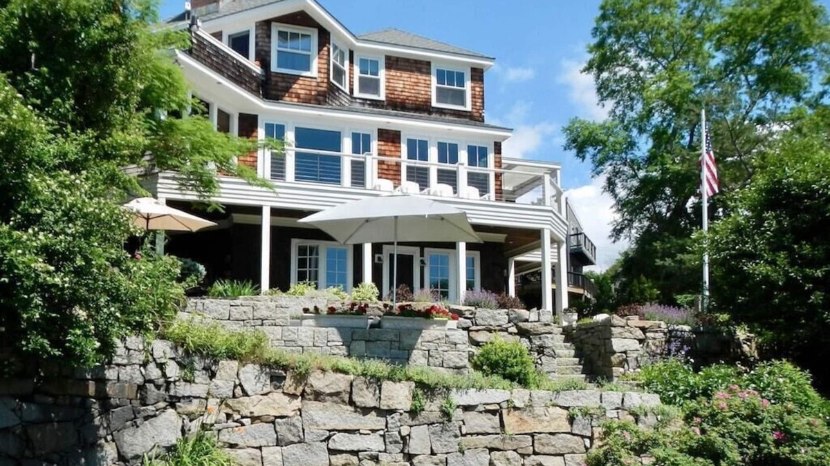 Gloucester Apartment | A tranquil ocean retreat steps from the water's edge