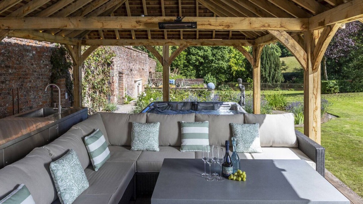 Kippen House | A Tranquil Scottish Retreat by Loch Lomond, 7 bedroom country house sleeping 14 guests