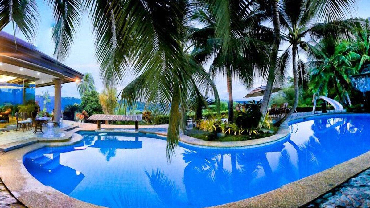 Loay House | A Tranquil Tropical Retreat, Private with Personal Staff