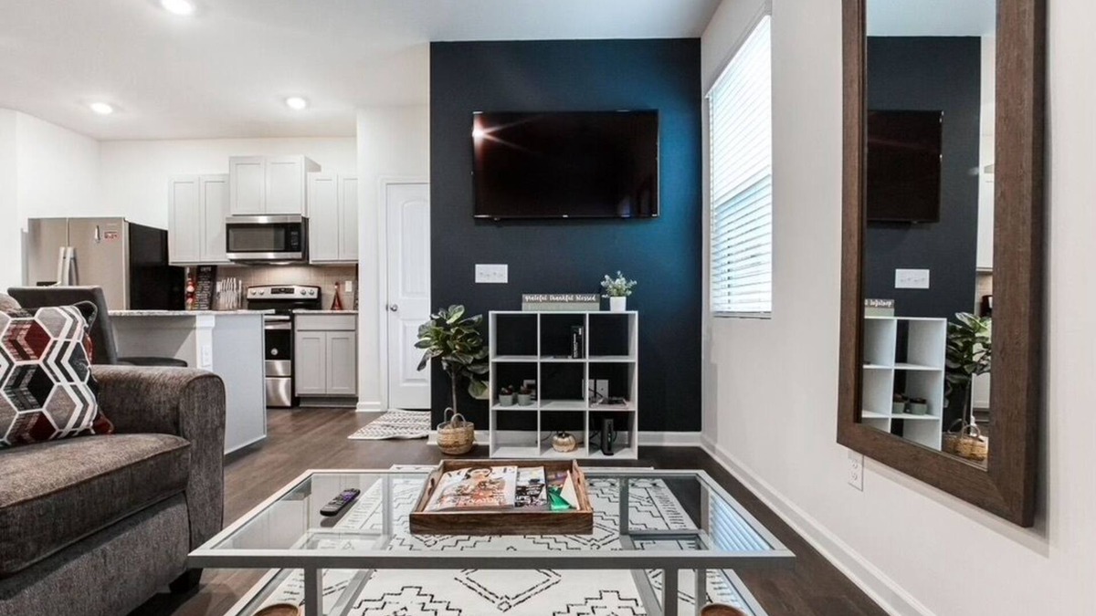 Union City House | A Traveler’s dream; Private Townhome 15min to Airport in peaceful Union City