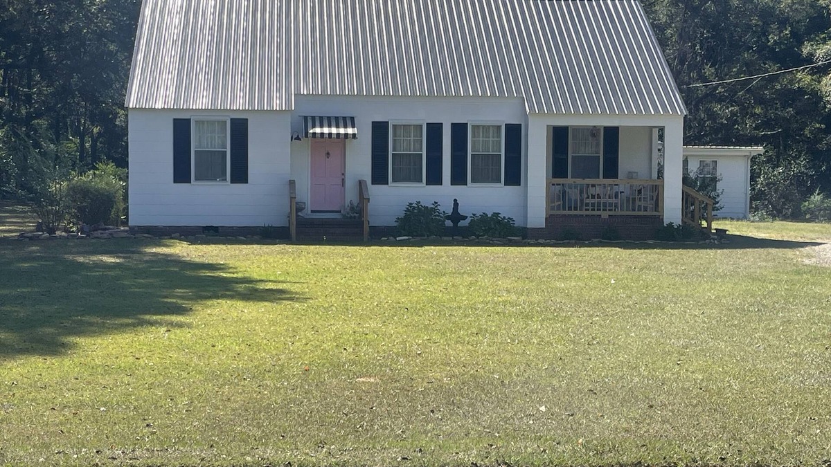 Woodbury House | A Trip Down Memory Lane Vintage Home