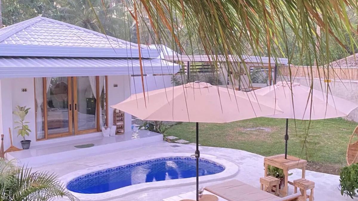 Carmen Villa | A Tropical Hideaway. 15mins drive from the city.