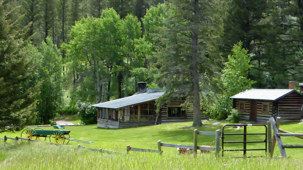Helena Cabin | A True Montana Lodging Experience!