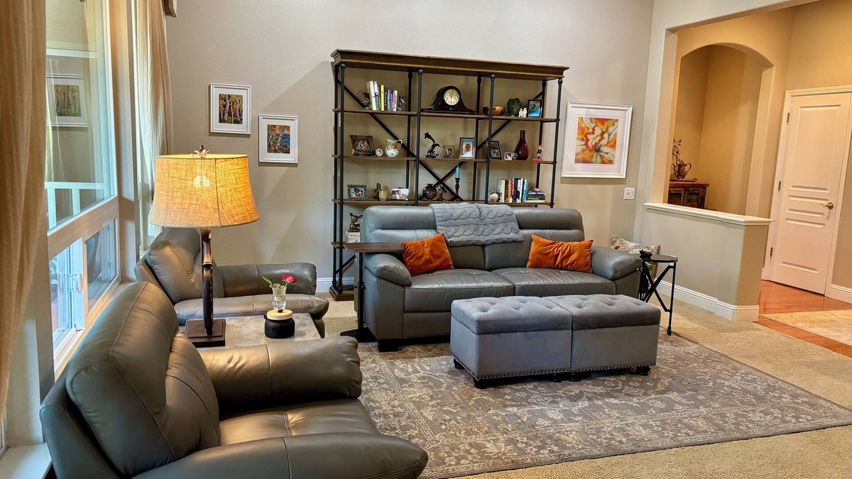 Whitney Oaks House | A True Oasis