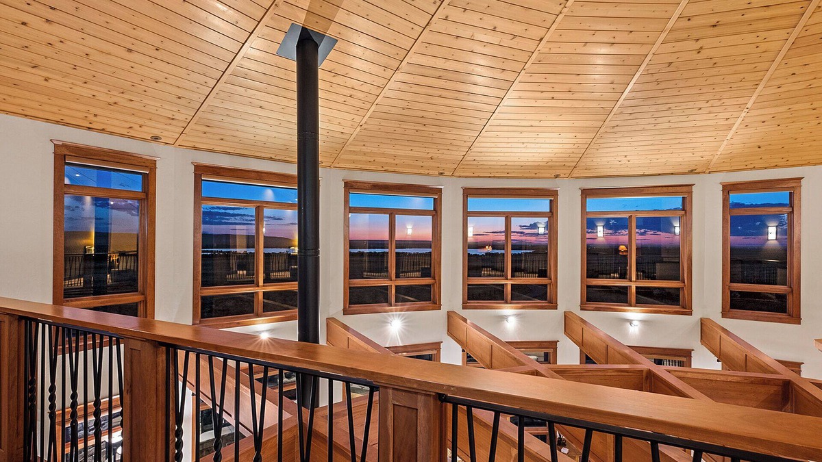 Meriden House | A Truly Amazing space hidden in a secluded sandstone canyon with amazing views