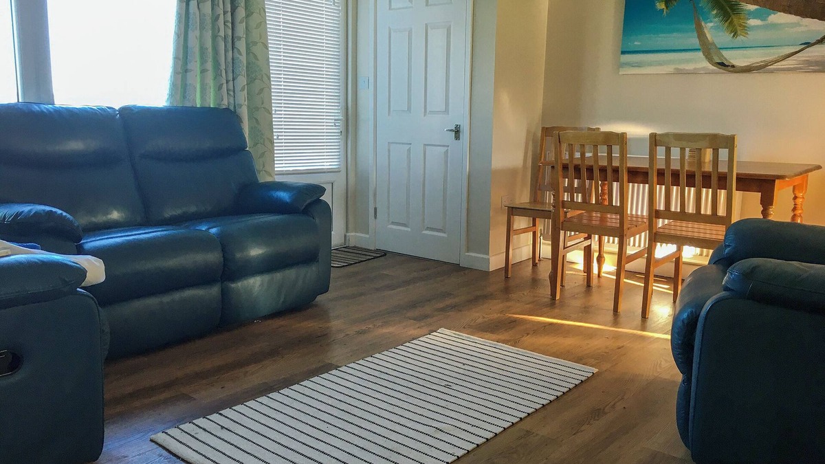 Dartmouth Cottage | A two bedroom chalet sleeping four people, just outside of Dartmouth.