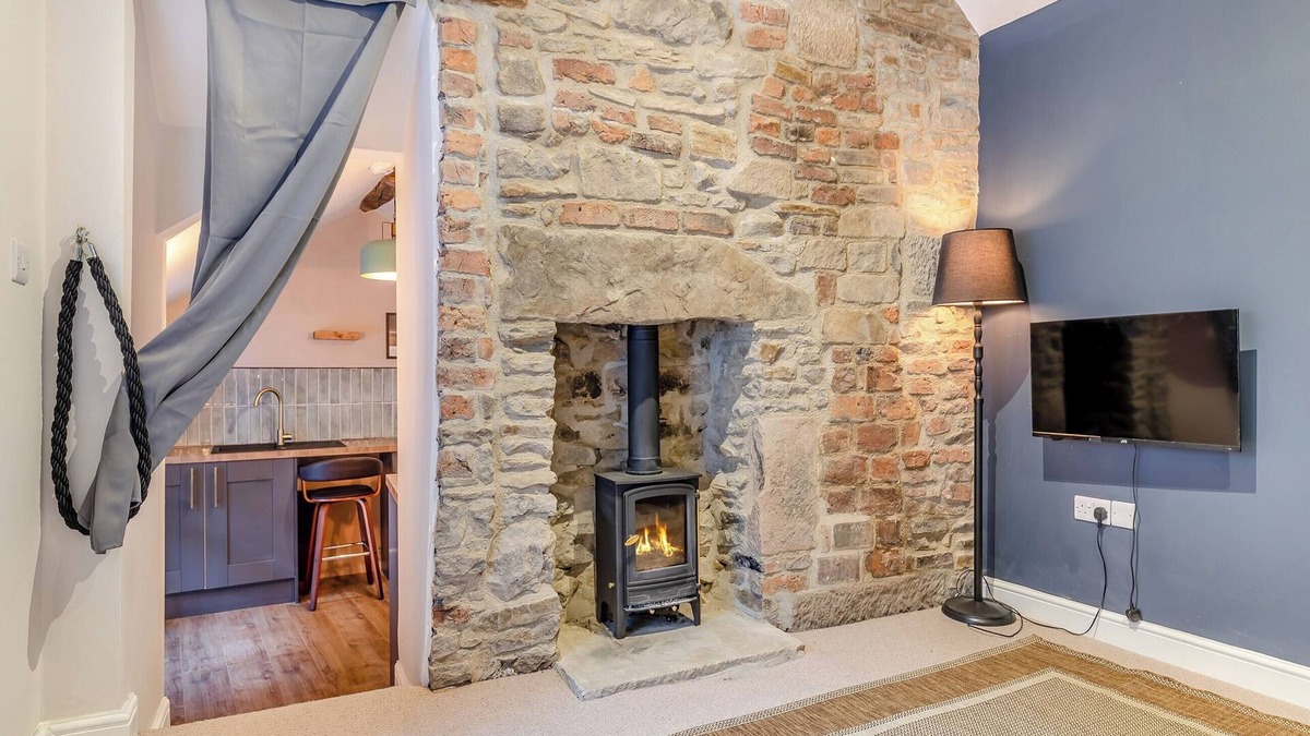 Chapel en le Frith Cottage | A unique opportunity to stay in a beautifully converted bank, now a high end restaurant.