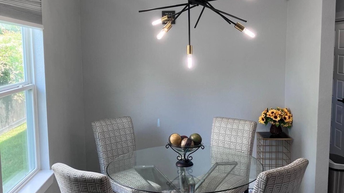 Northside House | A unique place with a style of its own, Situated 15 mins from downtown Houston.