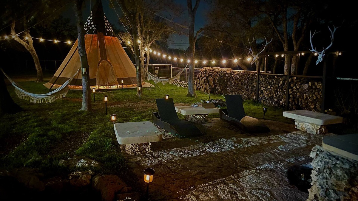 Leander House | A unique & private country setting, close to everything in North Austin!