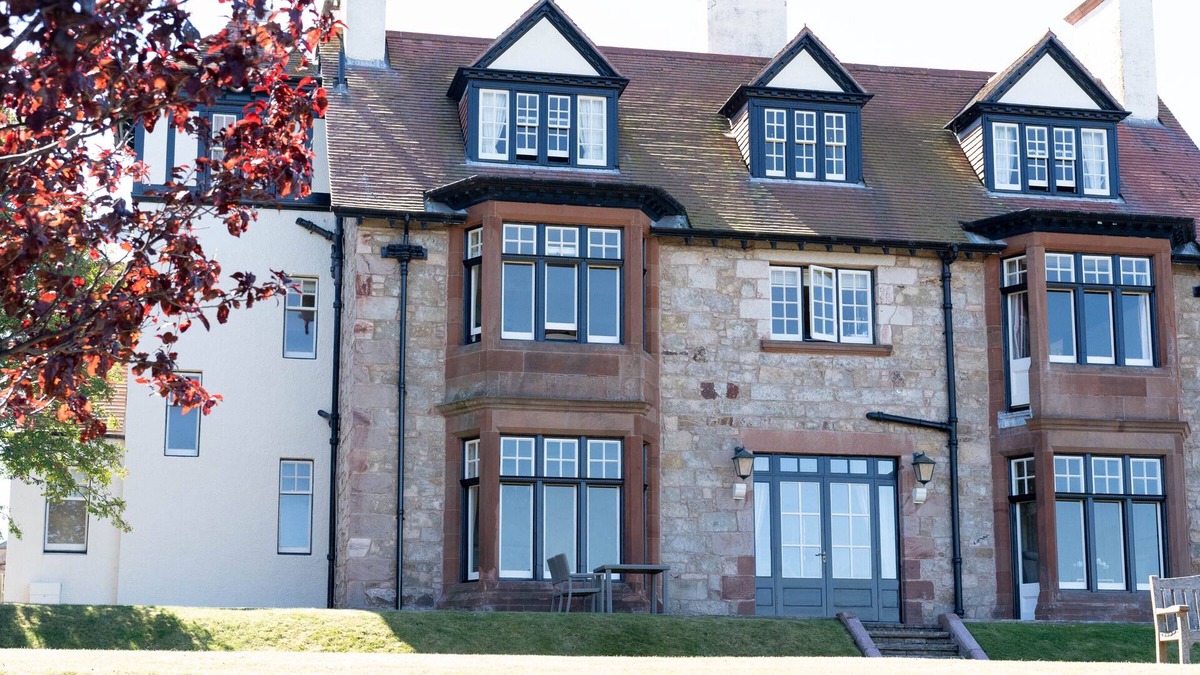 North Berwick House | A unique, spectacular detached home in a much sought-after area with unbeatable panoramic sea views.