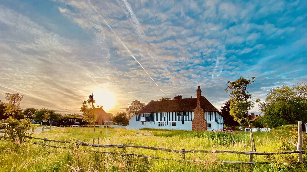 Faversham House | A Unique Tudor Manor House dating from 1547