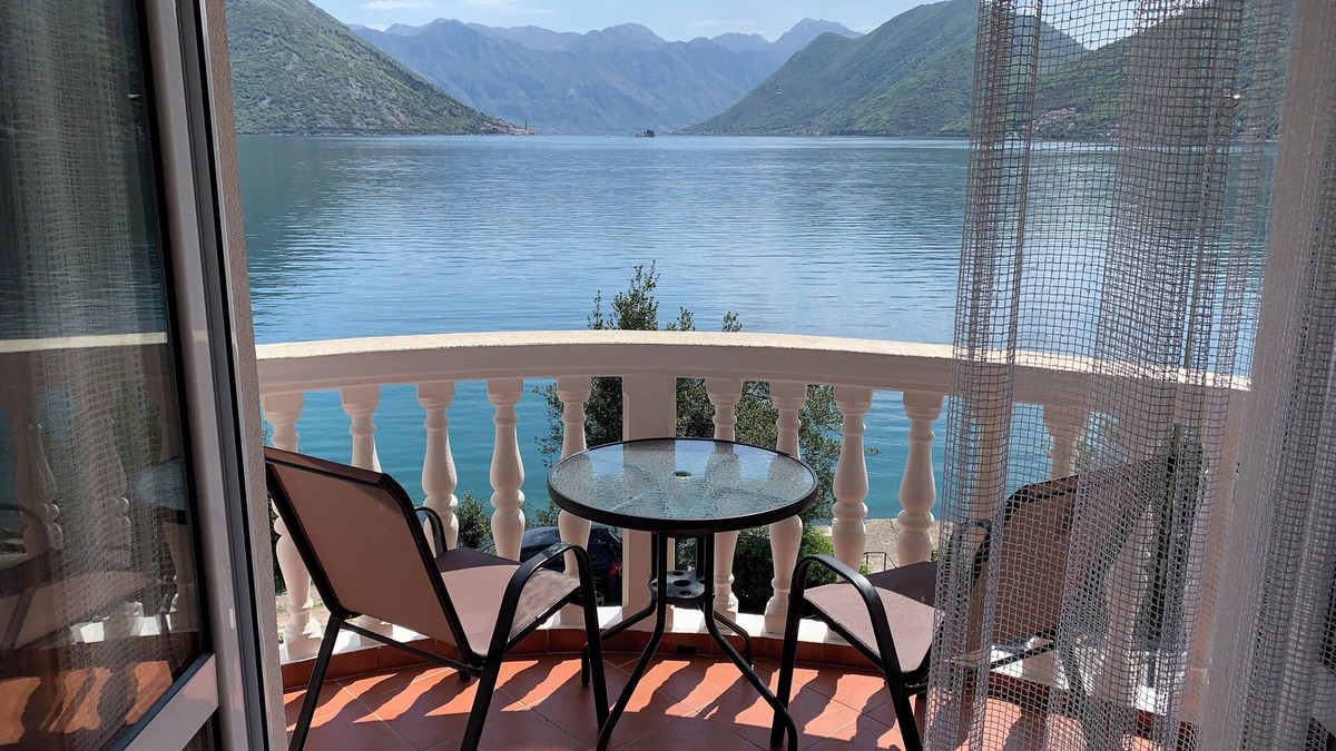 Lipci Apartment | A unit, 1 bdr., stunning views, waterfront, free secured parking