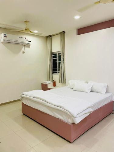 Lakdi Ka Pul Apartment | A V Flat 2BHK